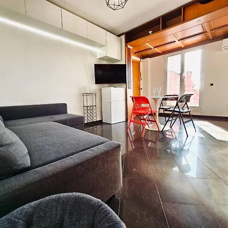 Rooftop Marconi アパート *